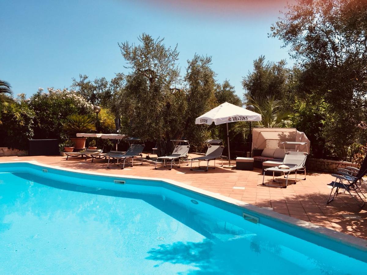 Villa Monica Appartamenti Vieste Eksteriør billede